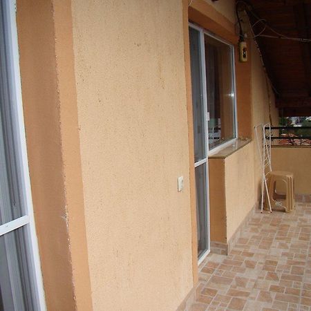 דוברינישטה Yana Guest House מראה חיצוני תמונה