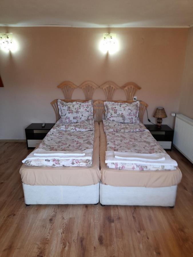 דוברינישטה Yana Guest House מראה חיצוני תמונה