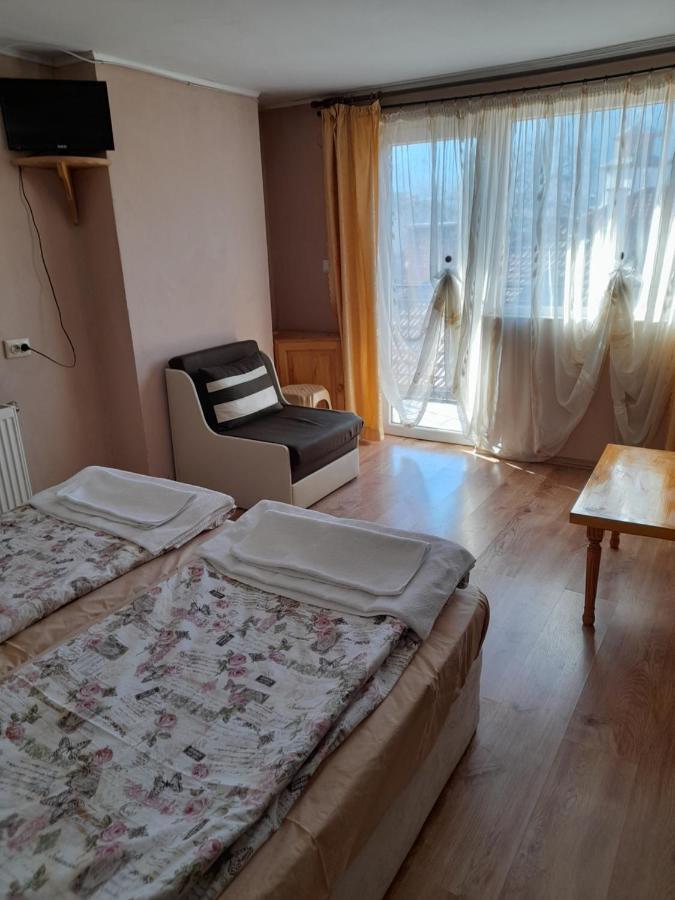 דוברינישטה Yana Guest House מראה חיצוני תמונה