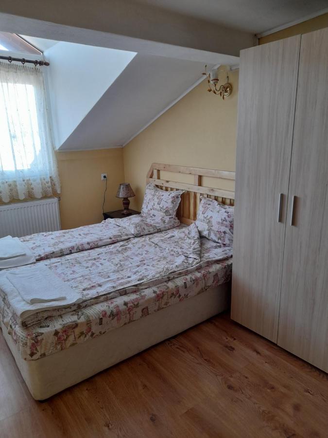 דוברינישטה Yana Guest House מראה חיצוני תמונה