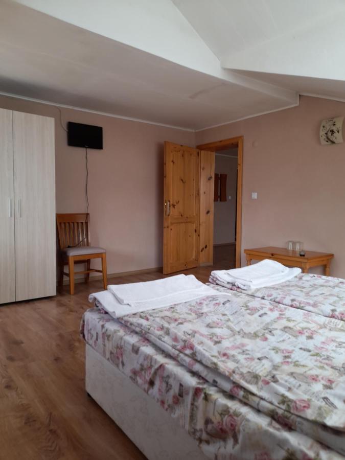 דוברינישטה Yana Guest House מראה חיצוני תמונה